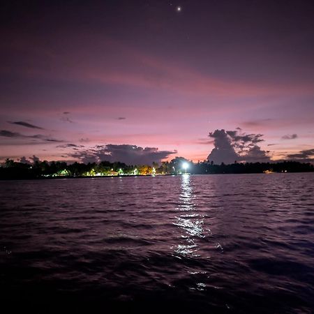 Sunny Breeze View Hotel Hangnaameedhoo Bagian luar foto