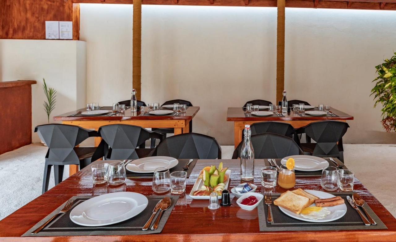 Sunny Breeze View Hotel Hangnaameedhoo Bagian luar foto