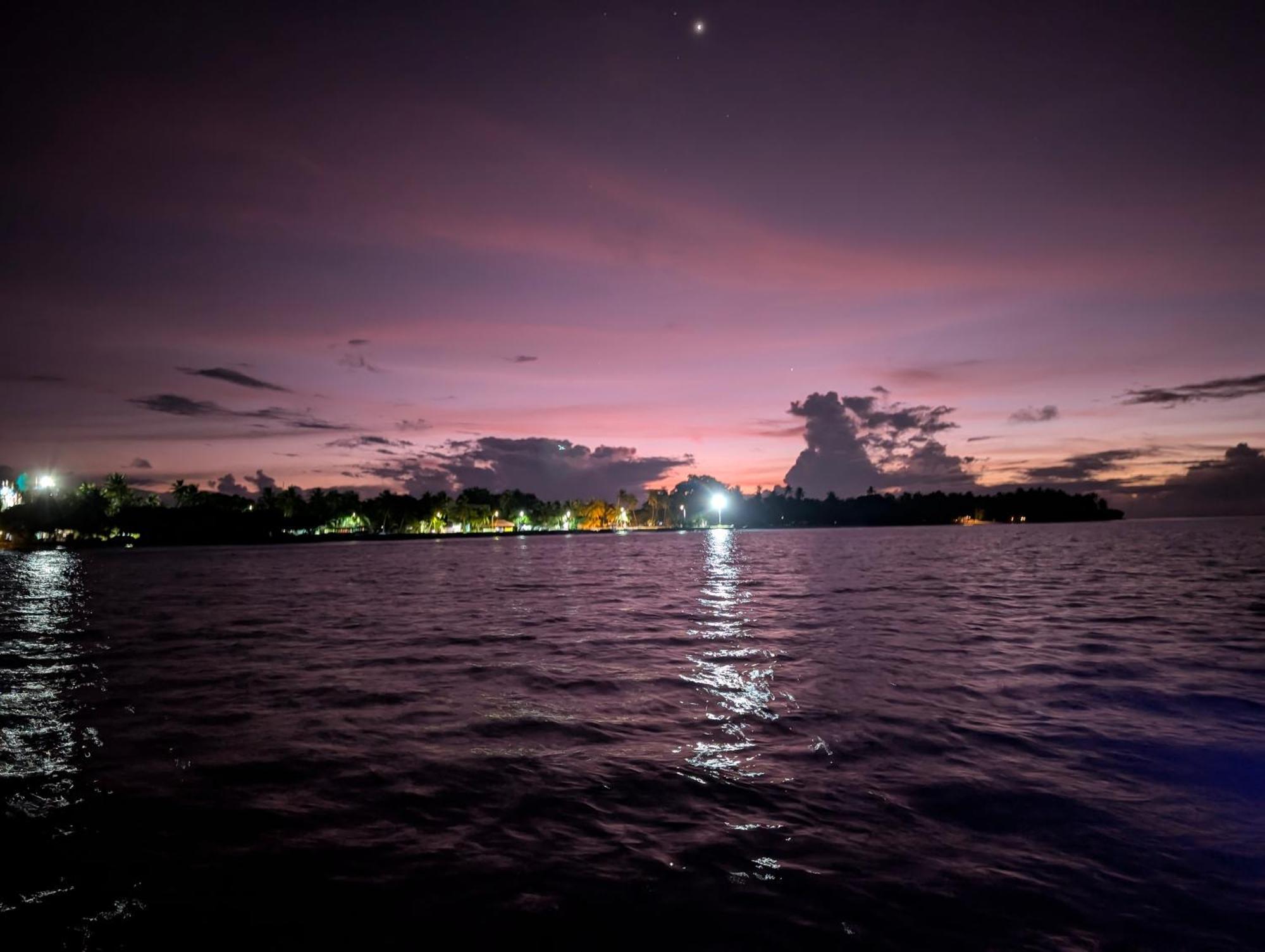 Sunny Breeze View Hotel Hangnaameedhoo Bagian luar foto